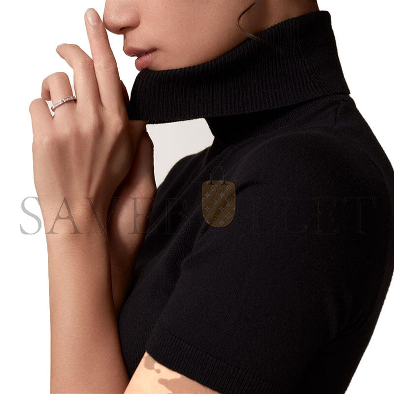 CARTIER MAILLON PANTHÈRE WEDDING BAND, HALF-PAVED B4221000